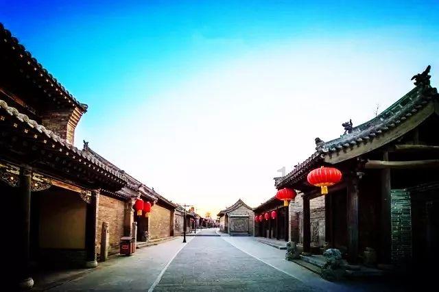 求杨紫放过高中生！脸肿成胖头鱼，说话张不开嘴，演技滤镜碎一地